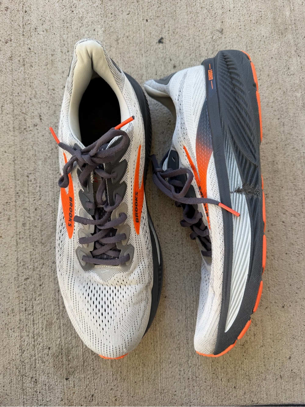 Brooks Ghost 17 Running Shoes Oyster Mushroom/ Orange/ Ebony Men's 11.5